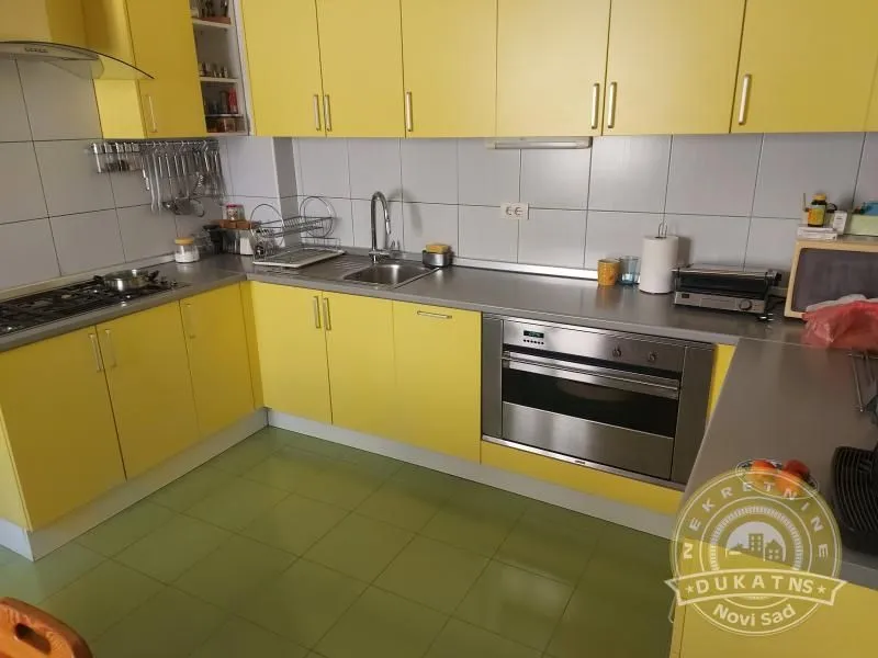 Prodaja, kuća, 187m², Sremska Kamenica, Petrovaradin