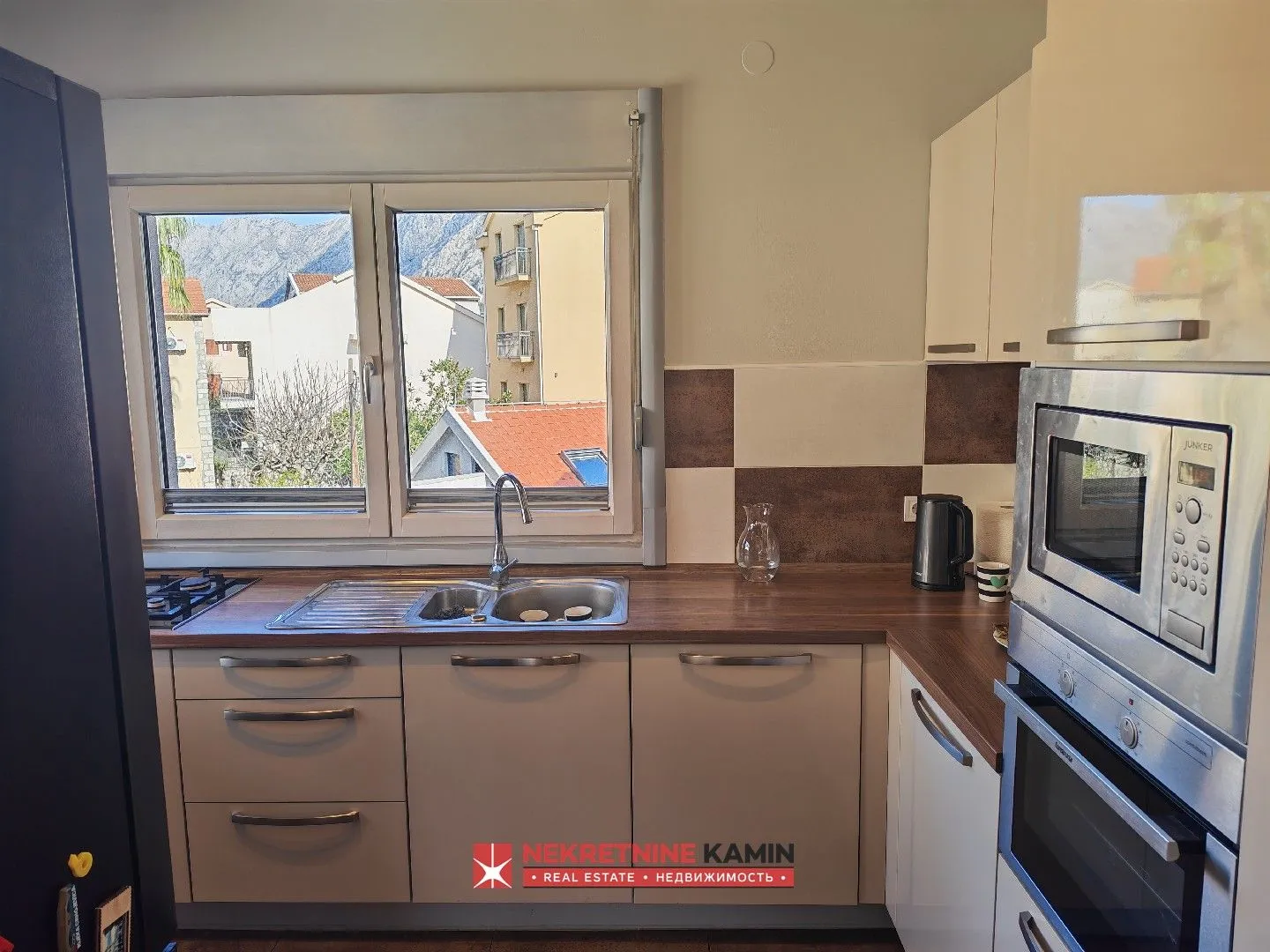 Prodaja, trosoban stan, 114m², Dobrota, Kotor