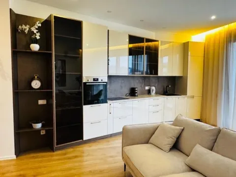 Prodaja, dvosoban stan, 76m², Tivat, Crna Gora - image 1