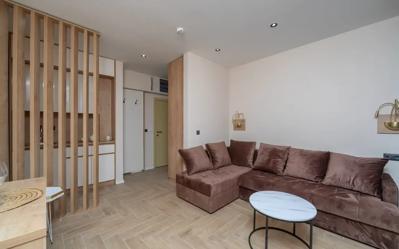 Rent, one bedroom apartment, 35m², Dobra Voda, Budva