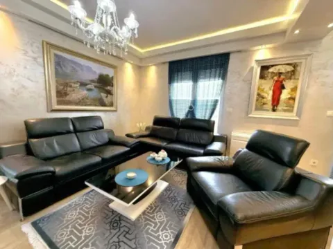 Prodaja, trosoban stan, 100m², Stari Aerodrom, Podgorica - image 4