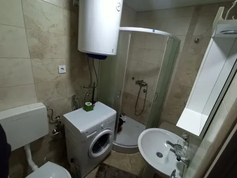 Izdavanje, jednosoban stan, 40m², Stari Aerodrom, Podgorica - image 6