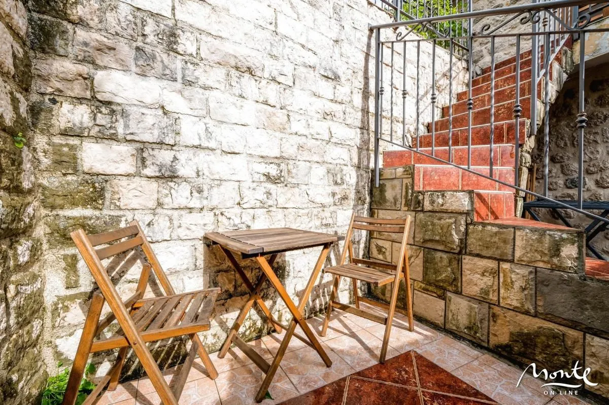 Sale, three bedroom apartment, 80m², Prčanj, Kotor