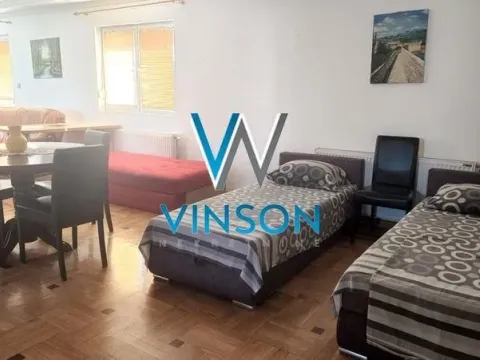 Izdavanje, četvorosoban stan, 198m², Petrovaradin, Novi Sad - image 9