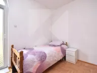 Izdavanje, četvorosoban stan, 160m², Tološi, Podgorica - image 14