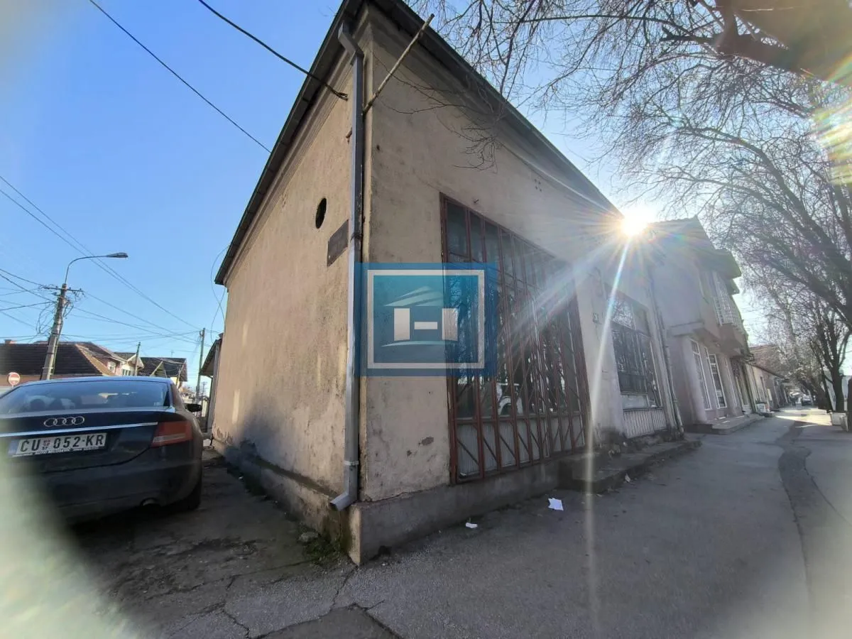 Sale, office space, 37m², Ćuprija, Srbija