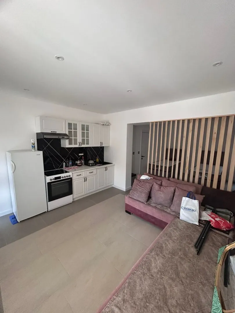 Izdavanje, jednosoban stan, 55m², Radovići, Tivat