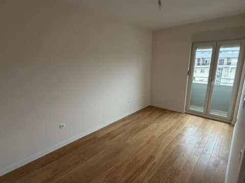 Prodaja, jednosoban stan, 40m², Central Point, Podgorica - image 2