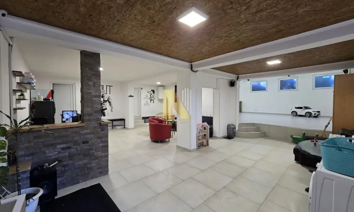 Prodaja, poslovni prostor, 100m², Novi Sad, Srbija