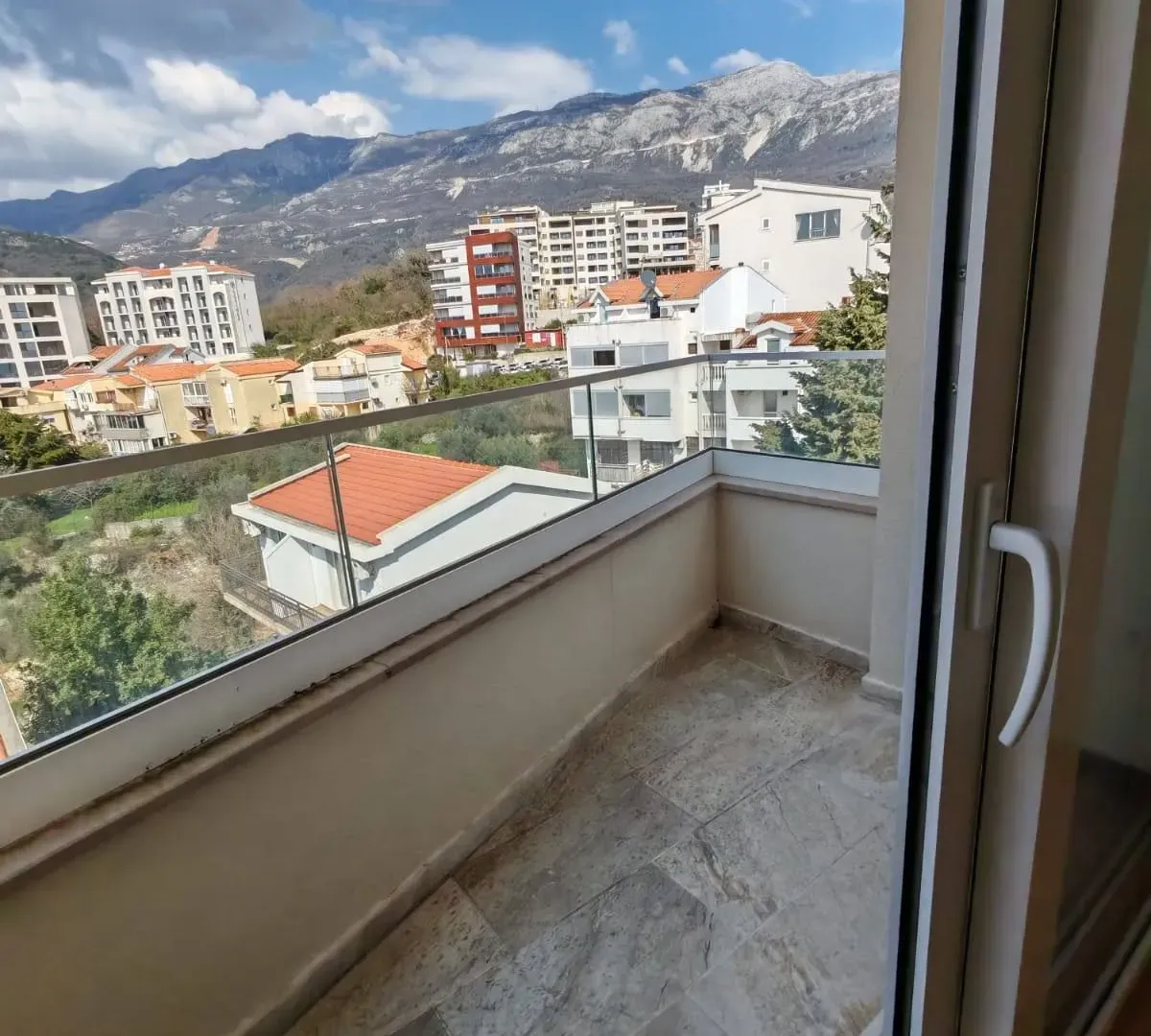 Sale, two bedroom apartment, 56m², Bečići, Budva