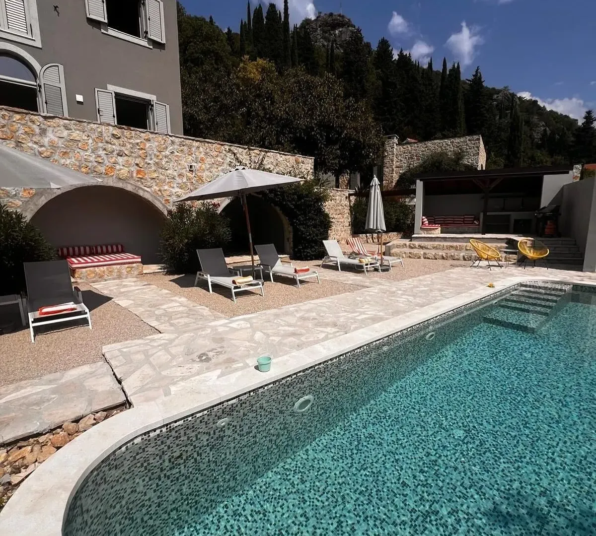 Prodaja, kuća, 380m², Herceg Novi, Crna Gora