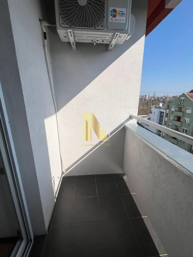 Prodaja, četvorosoban stan, 102m², Cara Dušana, Novi Sad Sve Podlokacije