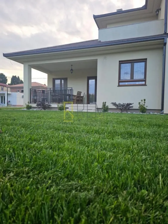 Sale, house, 212m², Tološi, Podgorica
