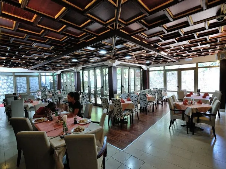 Prodaja, ugostiteljski objekat, 1100m², Petrovac, Budva