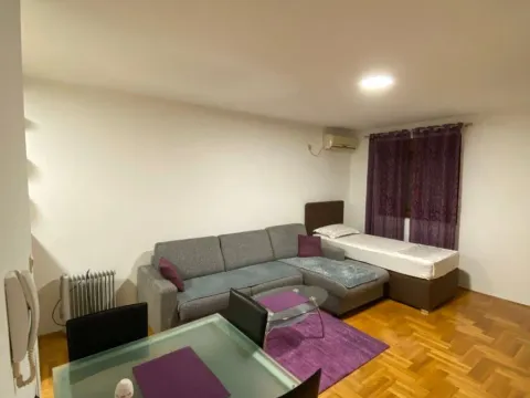 Izdavanje, jednosoban stan, 35m², Stari Aerodrom, Podgorica - image 10