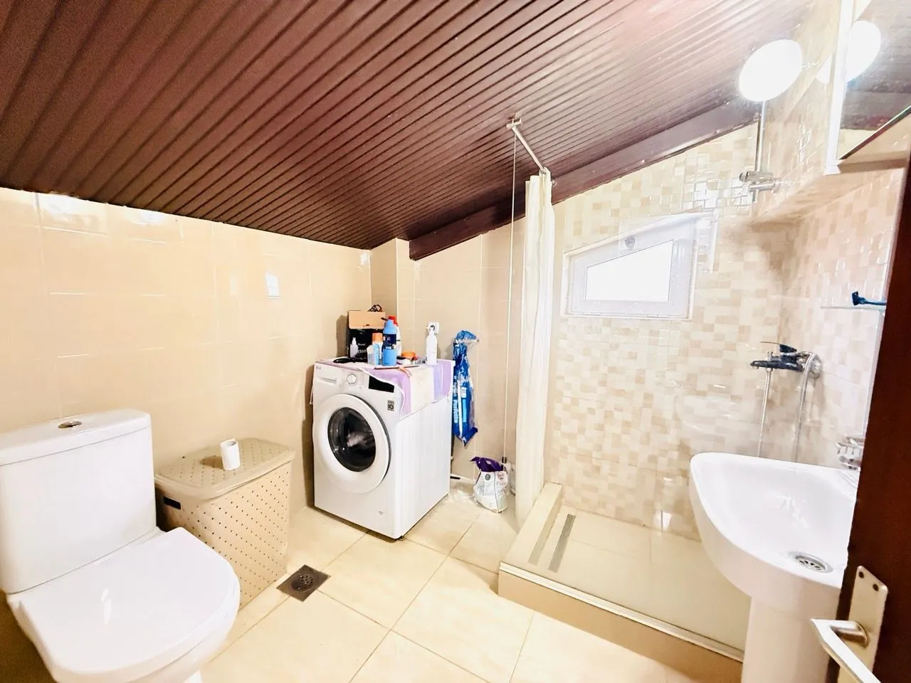 Prodaja, dvosoban stan, 68m², Makedonsko naselje, Bar