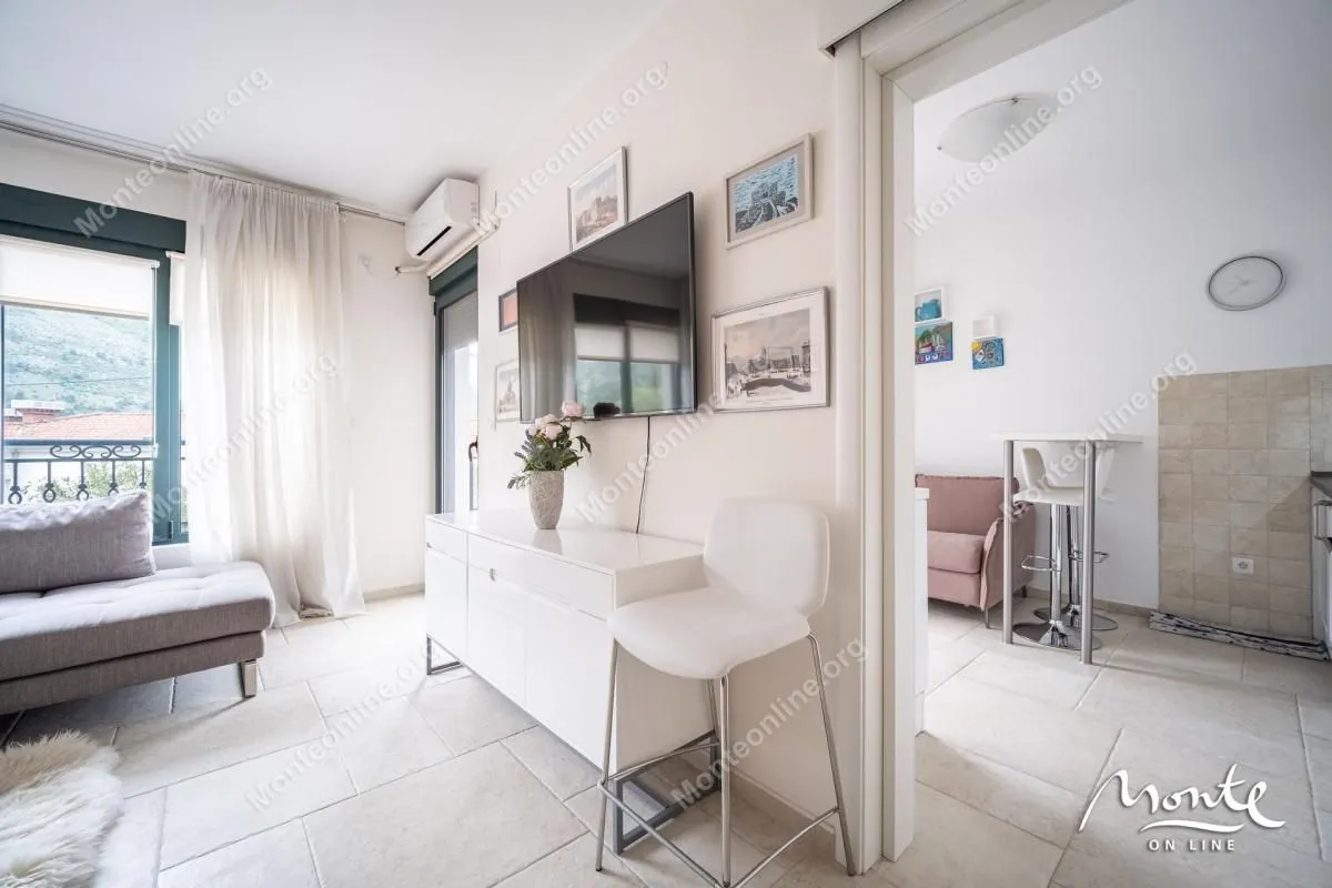Prodaja, jednosoban stan, 59m², Dobrota, Kotor