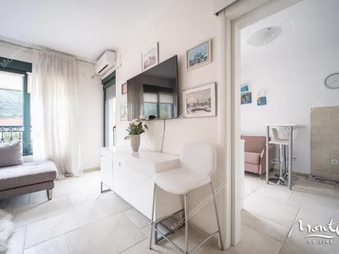 Sale, one bedroom apartment, 42m², Dobrota, Kotor - image 6