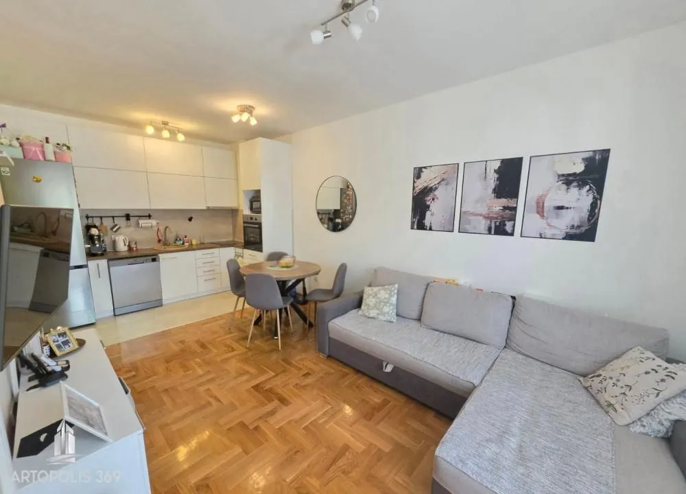 Prodaja, dvosoban stan, 44m², Ledine, Beograd