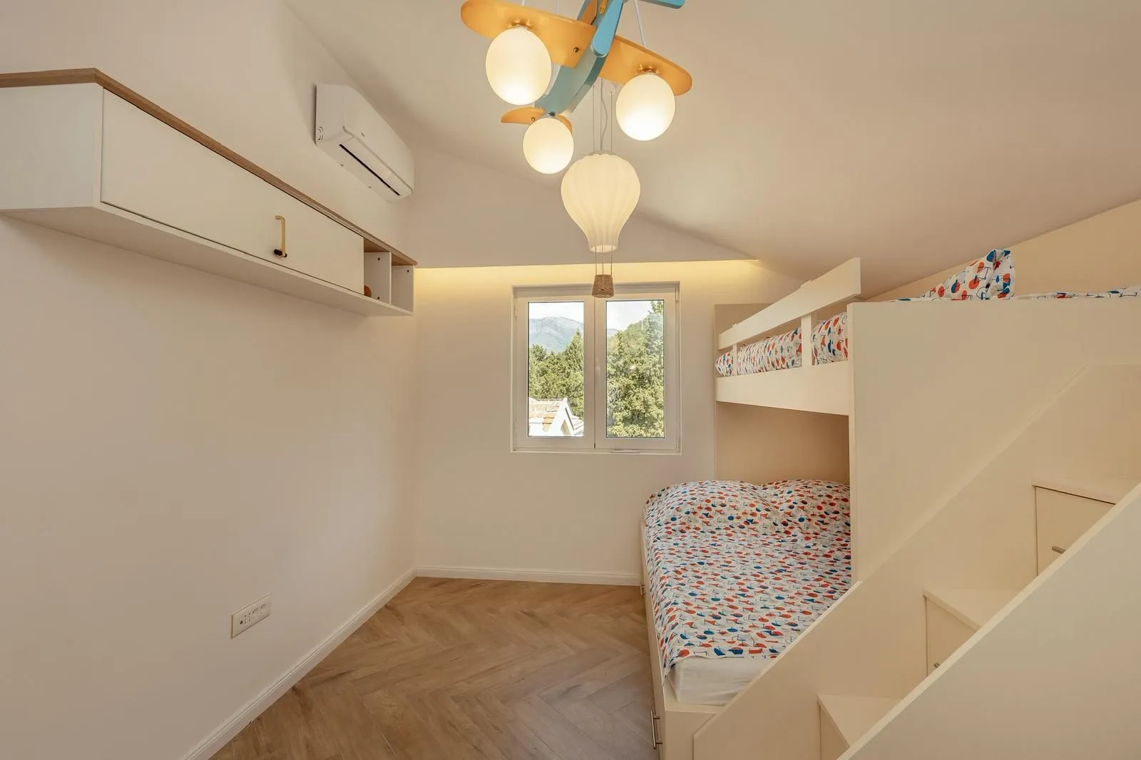 Rent, three bedroom apartment, 149m², Donja Lastva, Tivat