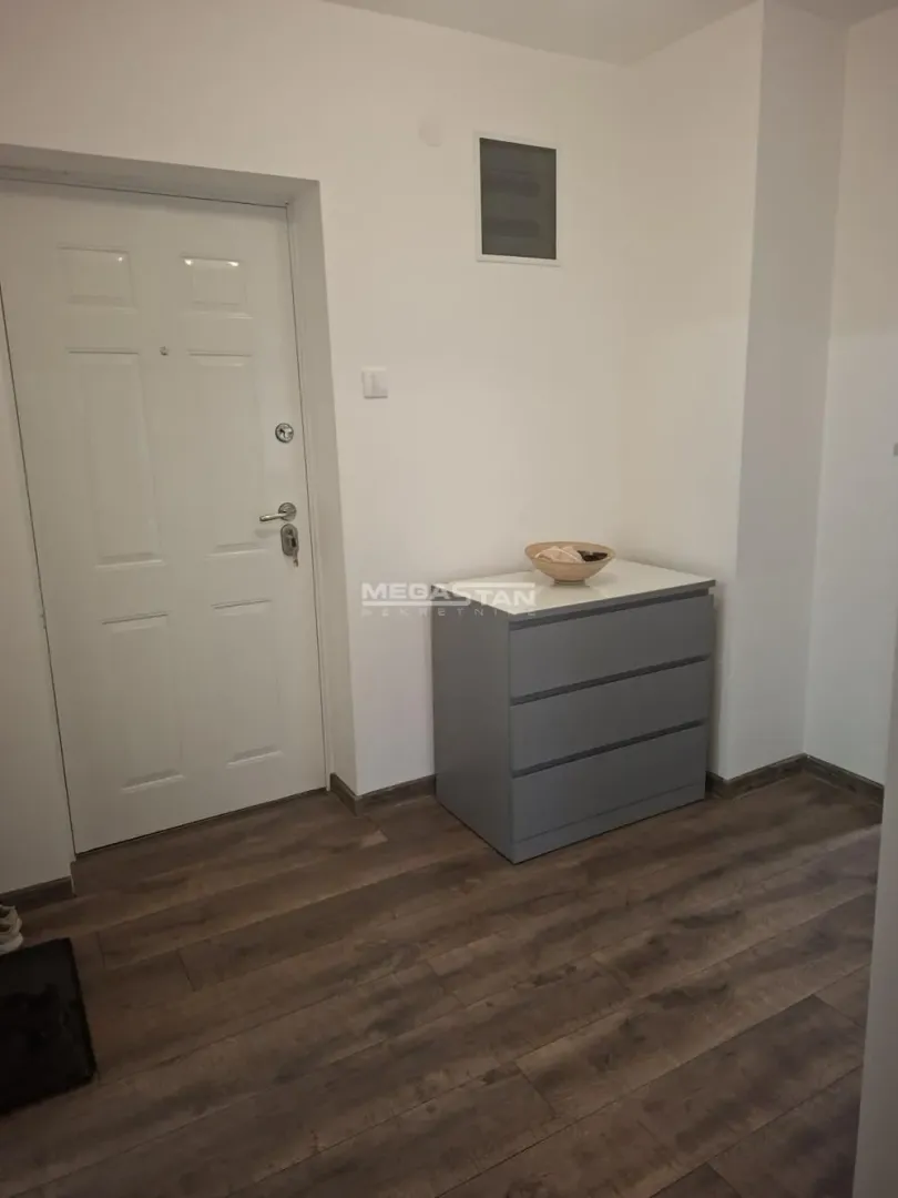 Prodaja, dvosoban stan, 53m², Borča 1, Borča Sve Podlokacije