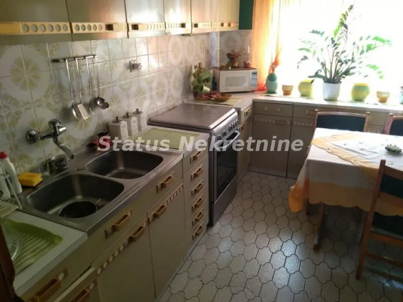 Prodaja, kuća, 450m², Temerin, Novi Sad