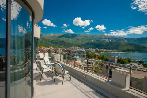 Rent, two bedroom apartment, 162m², Budva, Crna Gora - image 3