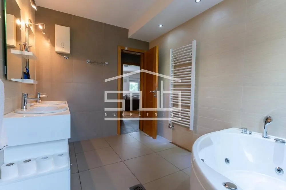 Sale, house, 500m², Rakovica, Beograd