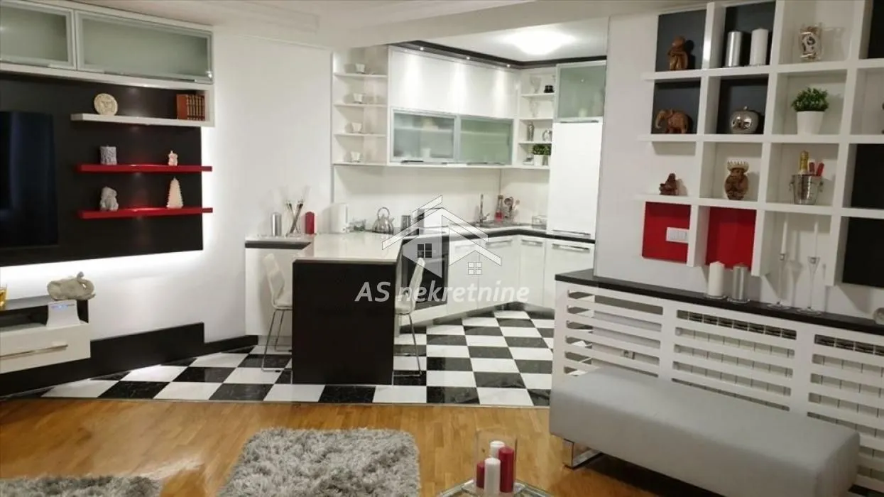 Izdavanje, dvosoban stan, 60m², Vračar Hram, Vračar Sve Podlokacije