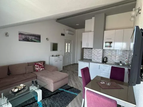 Izdavanje, jednosoban stan, 40m², Mažina, Tivat - image 3