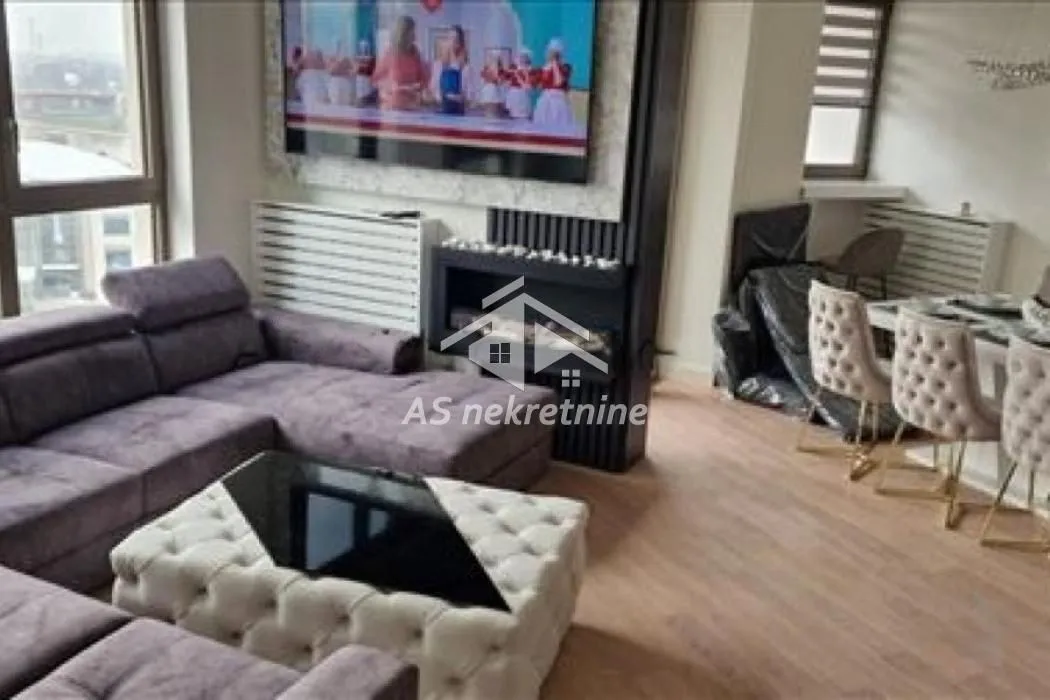 Izdavanje, četvorosoban stan, 114m², Savski Venac, Beograd