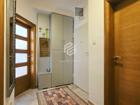 Rent, two bedroom apartment, 76m², Stari Aerodrom, Podgorica - image 15