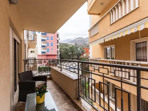 Sale, one bedroom apartment, 74m², Pržno, Budva - image 12