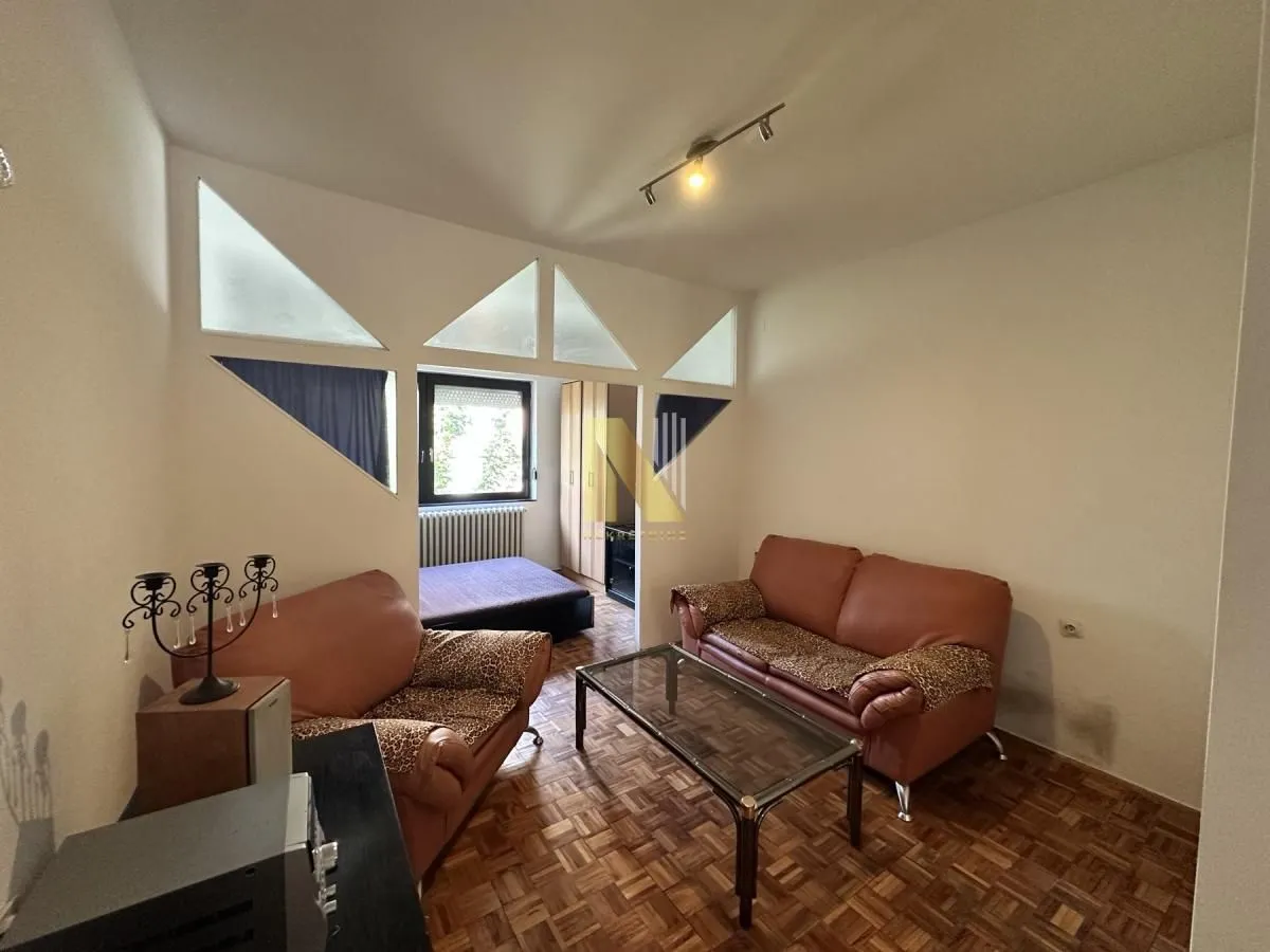 Prodaja, kuća, 366m², Sajmište, Novi Sad