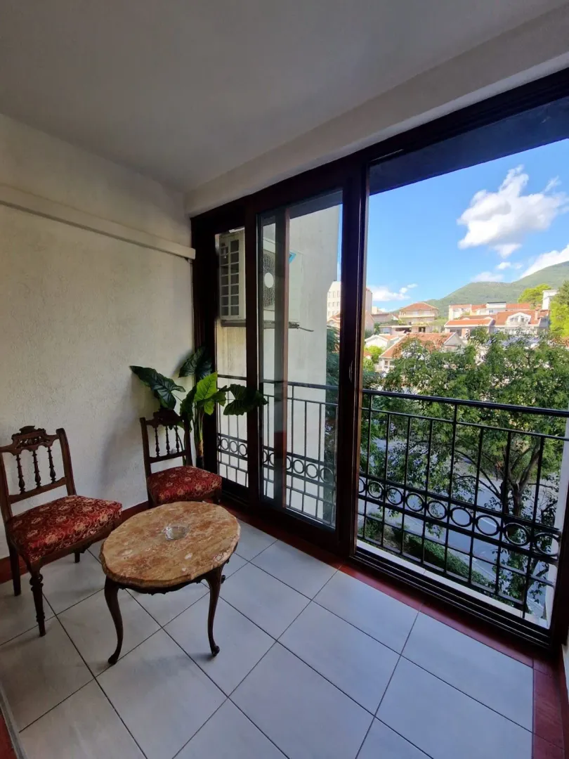 Rent, three bedroom apartment, 110m², Centar, Tivat
