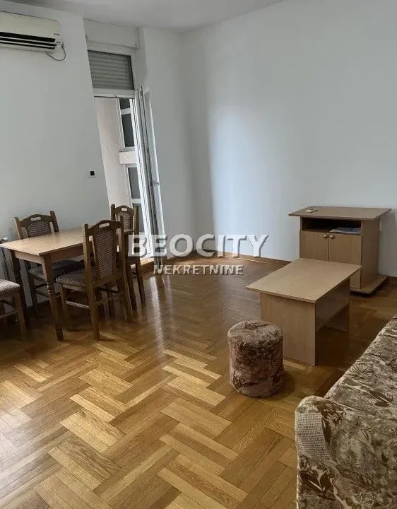 Izdavanje, stan, 39m², Centar, Novi Sad