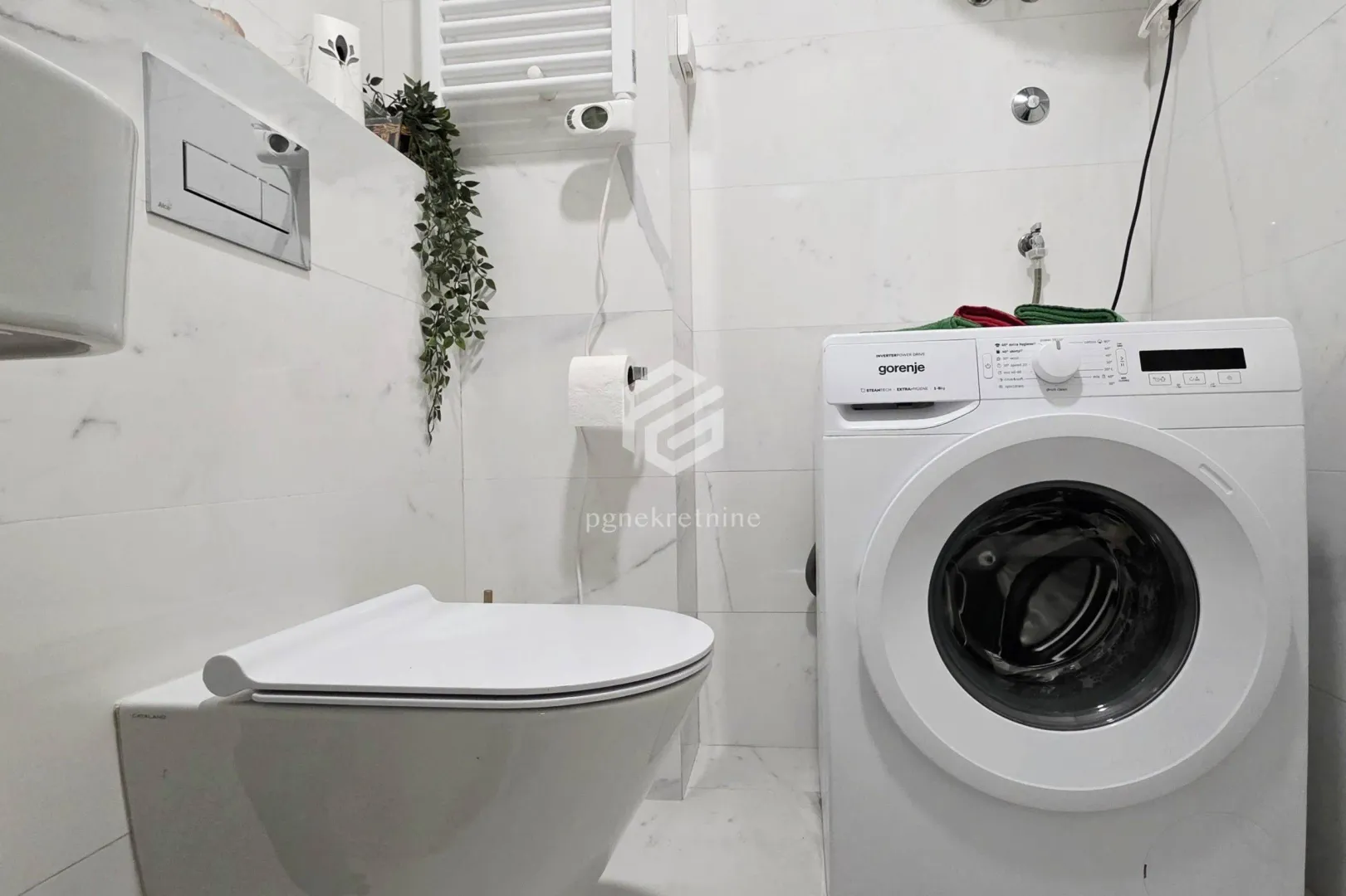 Izdavanje, jednosoban stan, 49m², Central Point, Podgorica