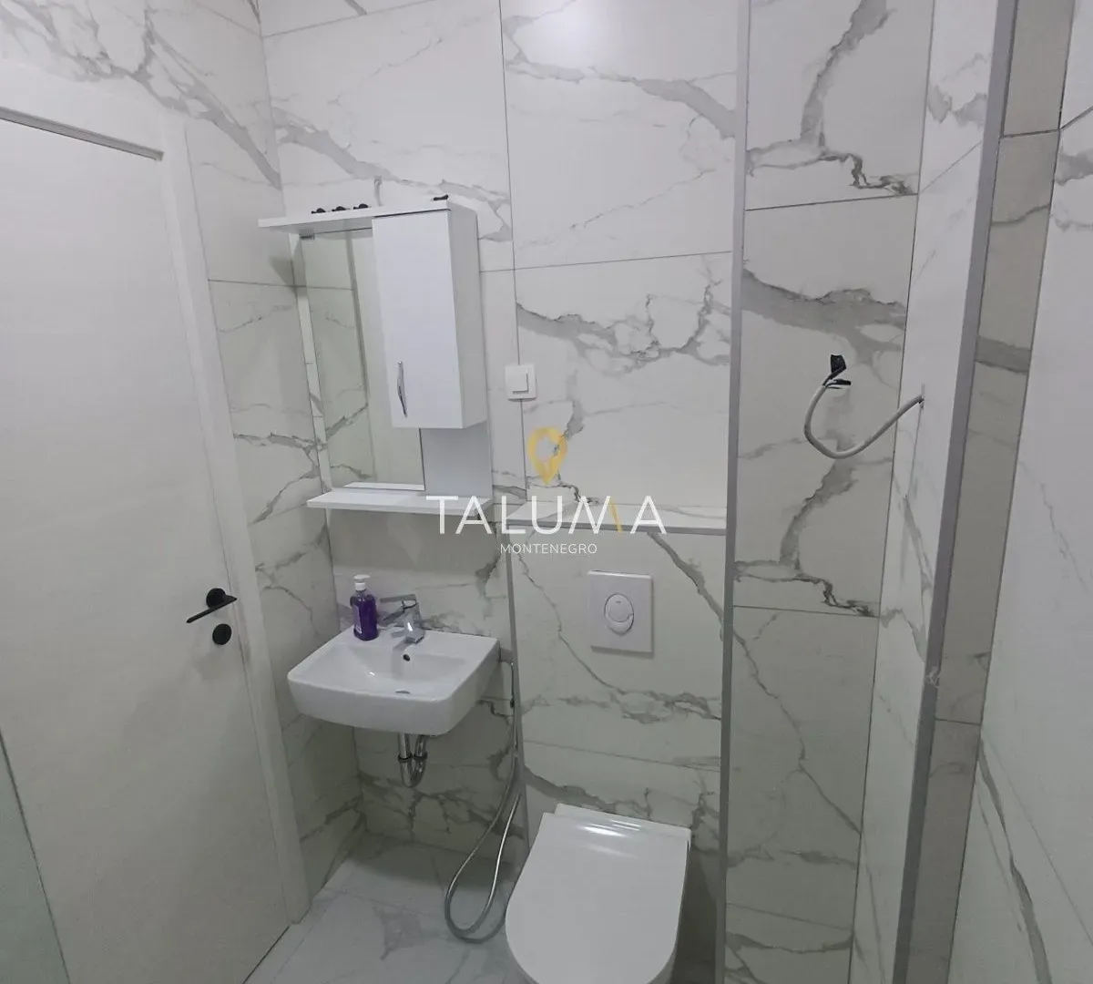 Izdavanje, jednosoban stan, 44m², Stari Aerodrom, Podgorica