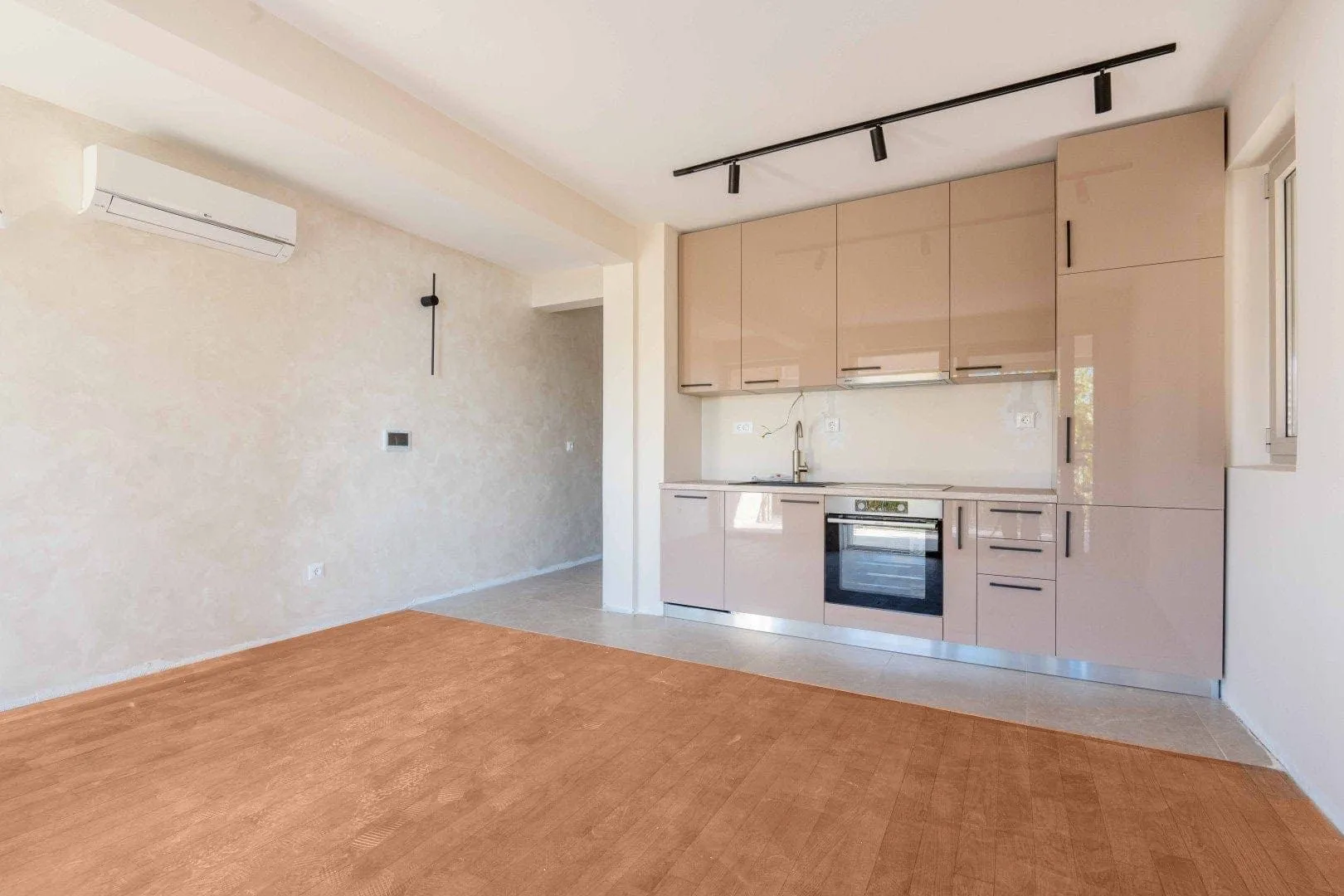 Sale, two bedroom apartment, 67m², Pržno, Budva