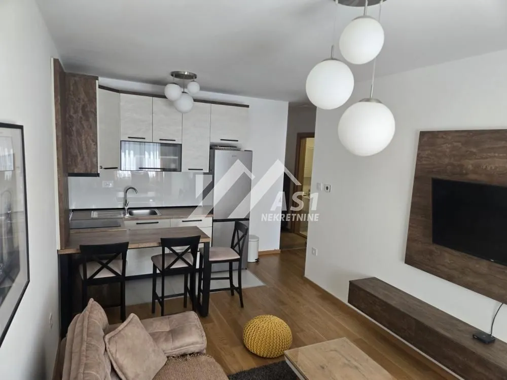 Izdavanje, jednosoban stan, 40m², Rotkvarija, Novi Sad Sve Podlokacije