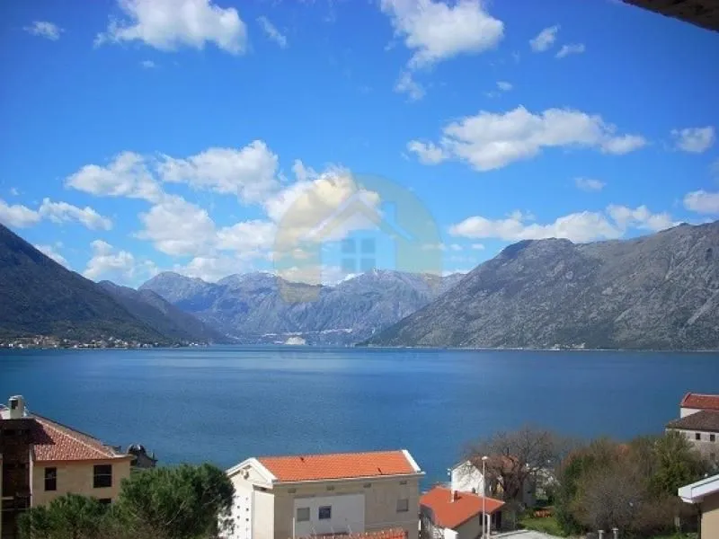 Sale, two bedroom apartment, 108m², Dobrota, Kotor