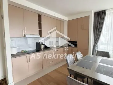 Izdavanje, trosoban stan, 84m², Savski Venac, Beograd - image 5