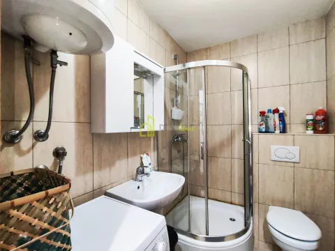 Izdavanje, dvosoban stan, 65m², Krivi Most, Podgorica - image 12