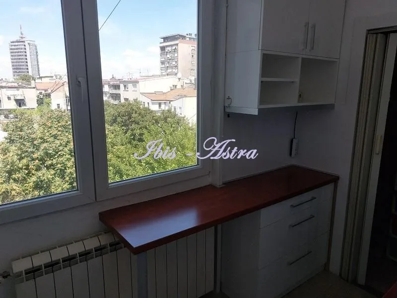 Izdavanje, četvorosoban stan, 90m², Stari Grad, Beograd