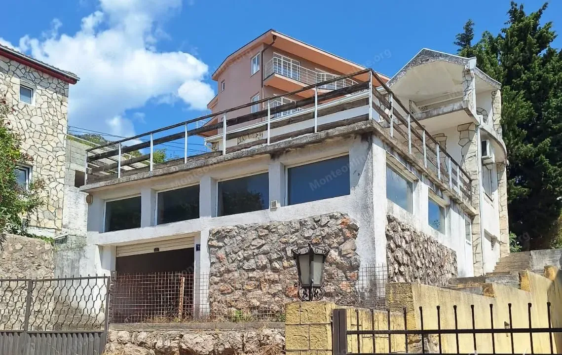 Prodaja, kuća, 170m², Šušanj, Bar