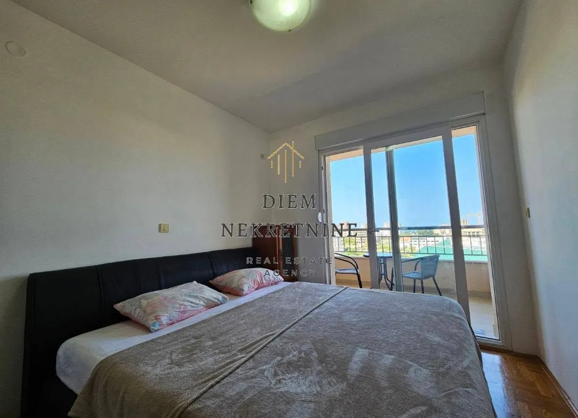 Izdavanje, jednosoban stan, 45m², Centar, Bar