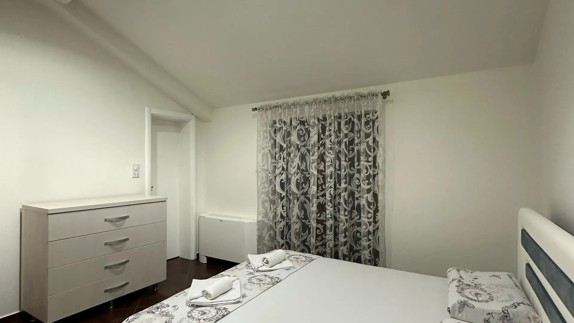 Rent, three bedroom apartment, 130m², Centar, Tivat