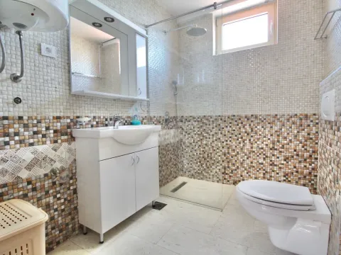 Rent, one bedroom apartment, 55m², Šušanj, Bar - image 9