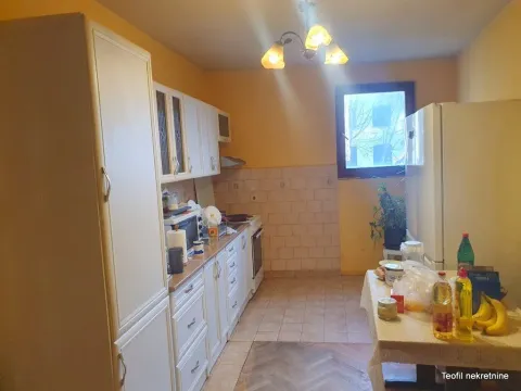 Prodaja, kuća, 220m², Cvetkova Pijaca, Zvezdara Sve Podlokacije - image 4