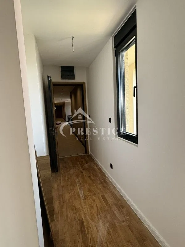 Izdavanje, dvosoban stan, 83m², City Kvart, Podgorica